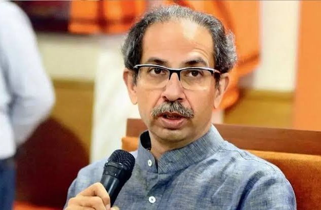 बागी सांसदों को शिवसेना का 'कारण बताओ' नोटिस,  24 घंटे का दिया अल्टीमेटम 
