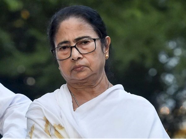 ममता बनर्जी को हाई कोर्ट से झटका !