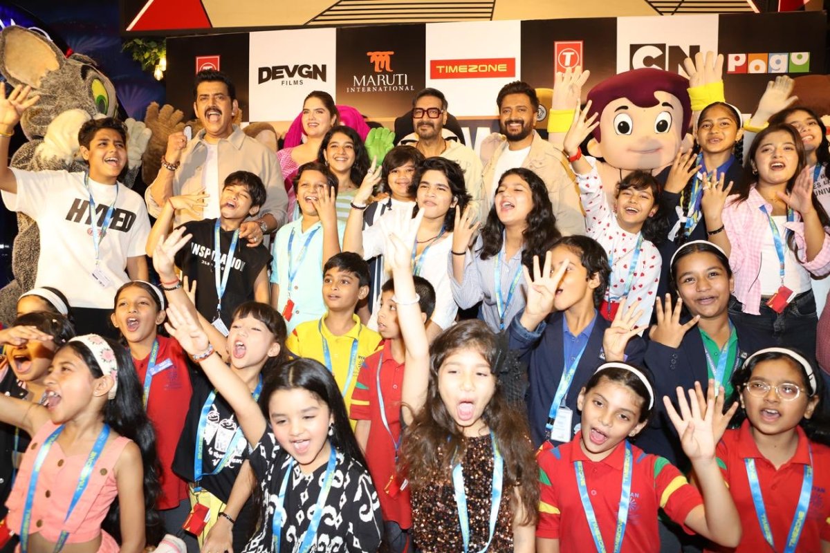 Dhamaal 4 Promotion: बच्चों के साथ मस्ती करती दिखी स्टारकास्ट, वीडियो हुआ वायरल