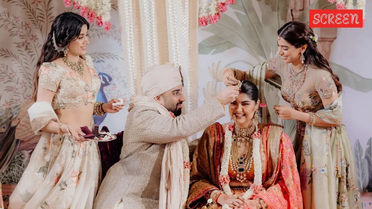 अंशुला कपूर ने रोहन ठक्कर संग रचाई शादी, मां मोना शौरी कपूर की तस्वीर रखकर दी भावुक श्रद्धांजलि