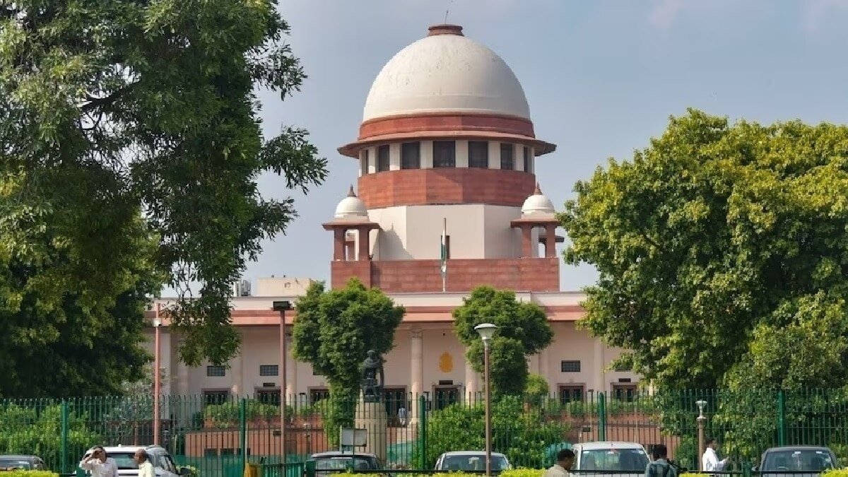 दिल्ली सरकार को सुप्रीम कोर्ट से झटका; बिजली कंपनियों के CAG ऑडिट पर रोक