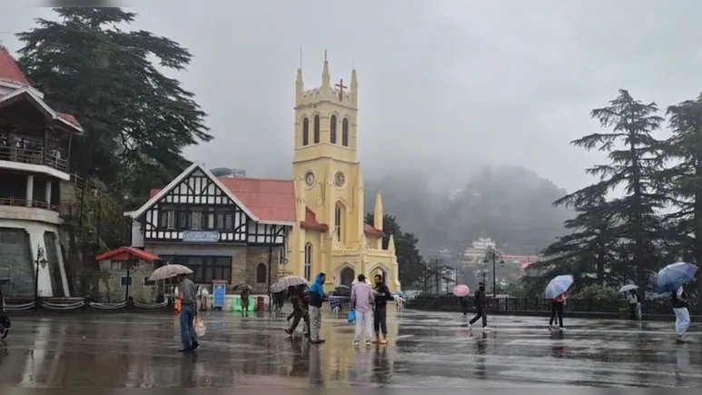 हिमाचल में मानसून का कहर: 6 जुलाई तक भारी बारिश का अलर्ट, मंडी में महिला की मौत