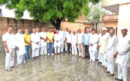 ग्राम कंडेरा की बेटी को रालोद नेताओं ने दी बधाई