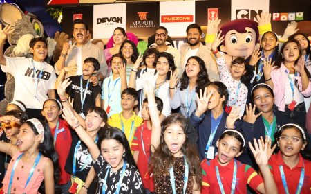 Dhamaal 4 Promotion: बच्चों के साथ मस्ती करती दिखी स्टारकास्ट, वीडियो हुआ वायरल